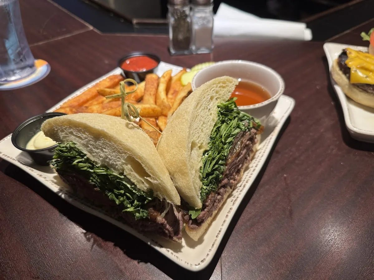 Paddy’s An American Grille gallery 3