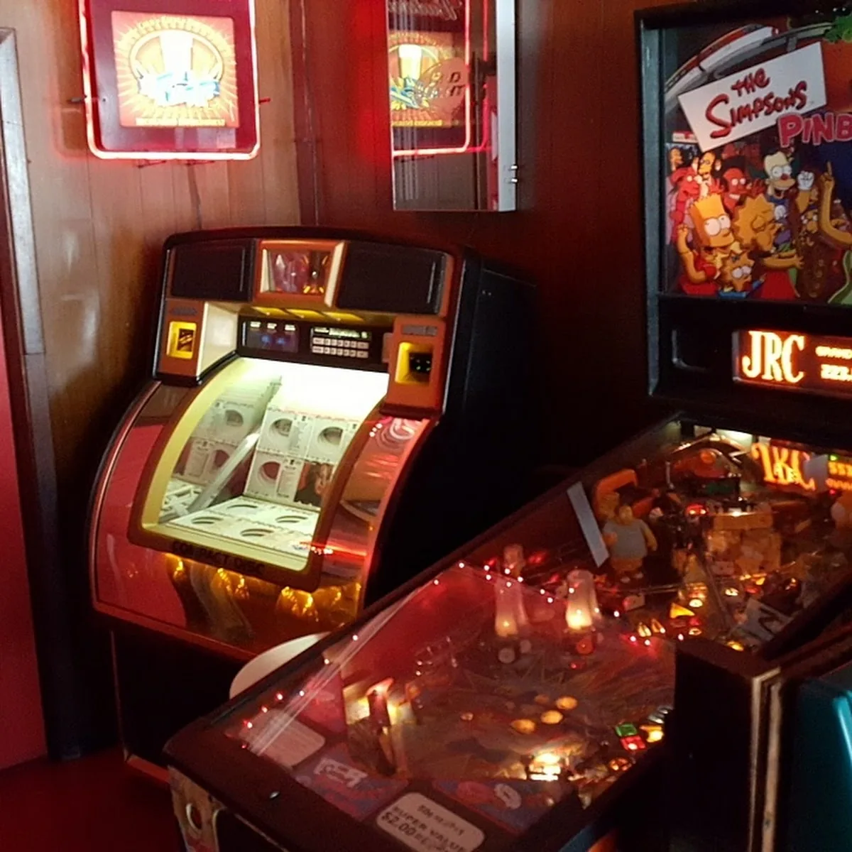 Alpine Tap Room — 2720 Ingersoll Ave, Des Moines, IA 50312, United States