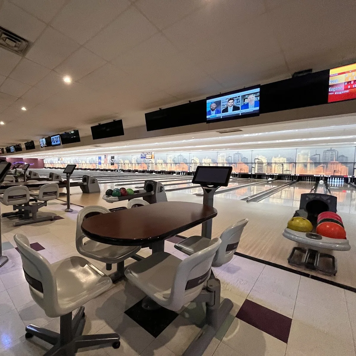 Bowl-A-Vard Lanes — 2121 E Springs Dr