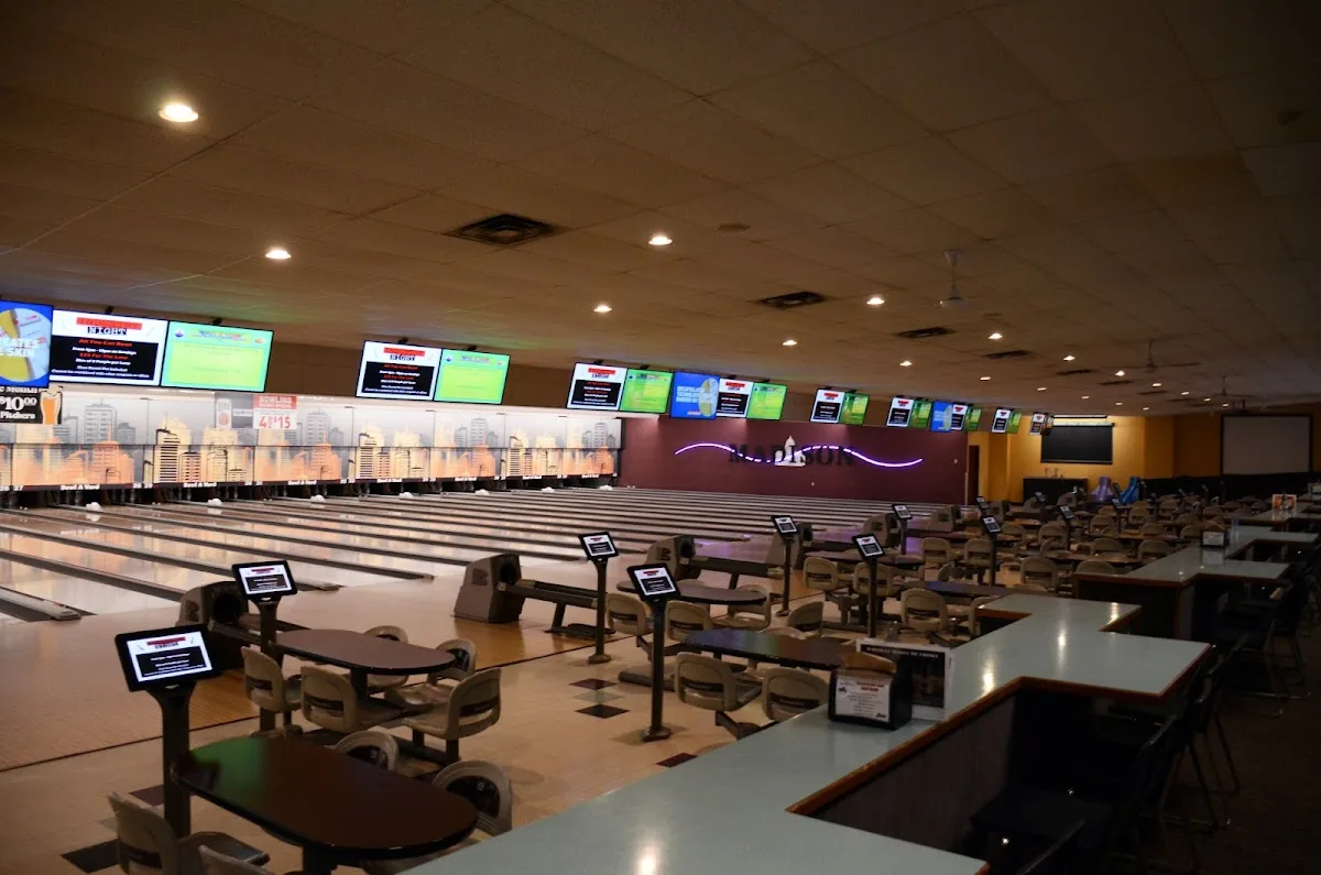 Bowl-A-Vard Lanes gallery 3
