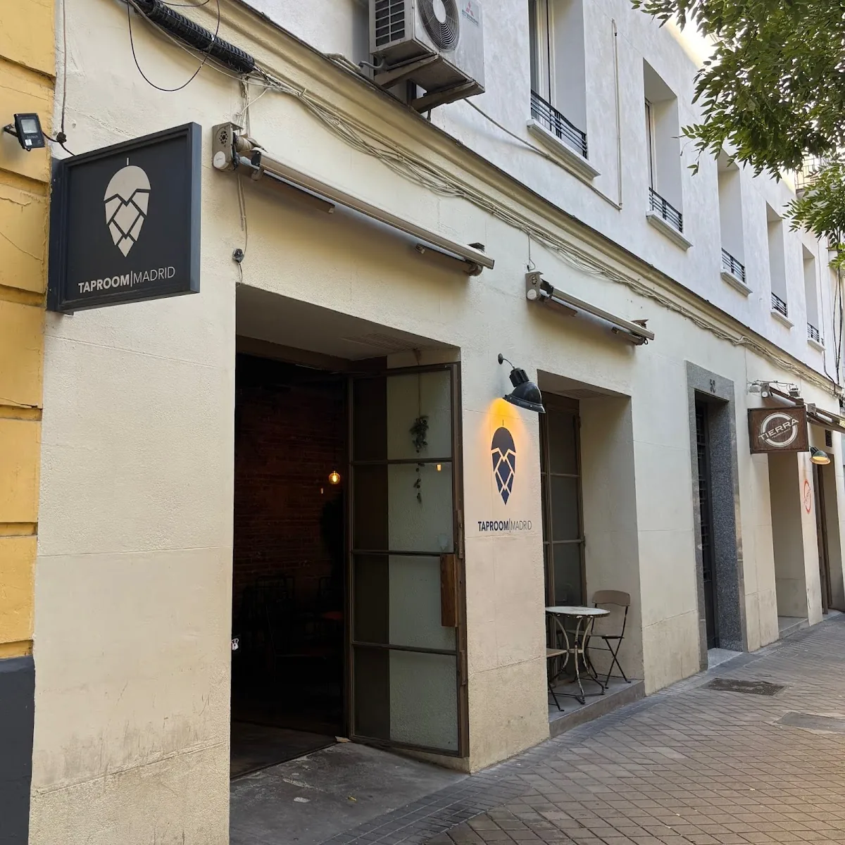 Taproom Madrid — C. de Guzmu00e1n el Bueno, 52, Chamberu00ed, 28015 Madrid, Spain