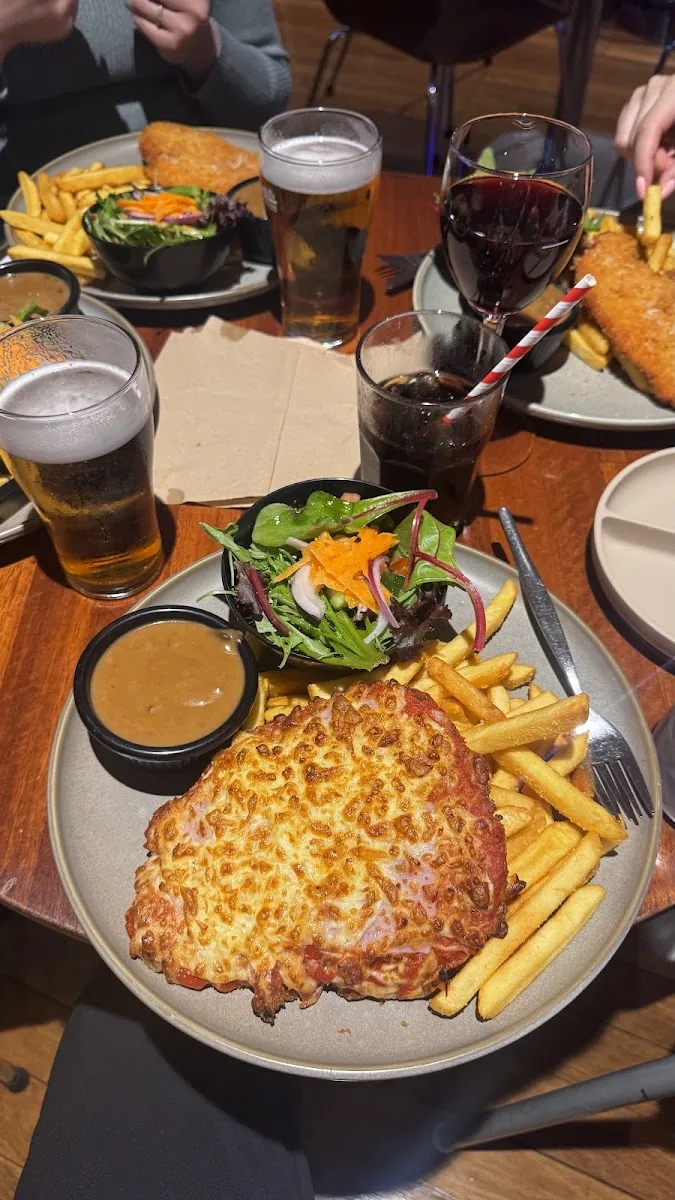 Churchills Sports Bar gallery 3