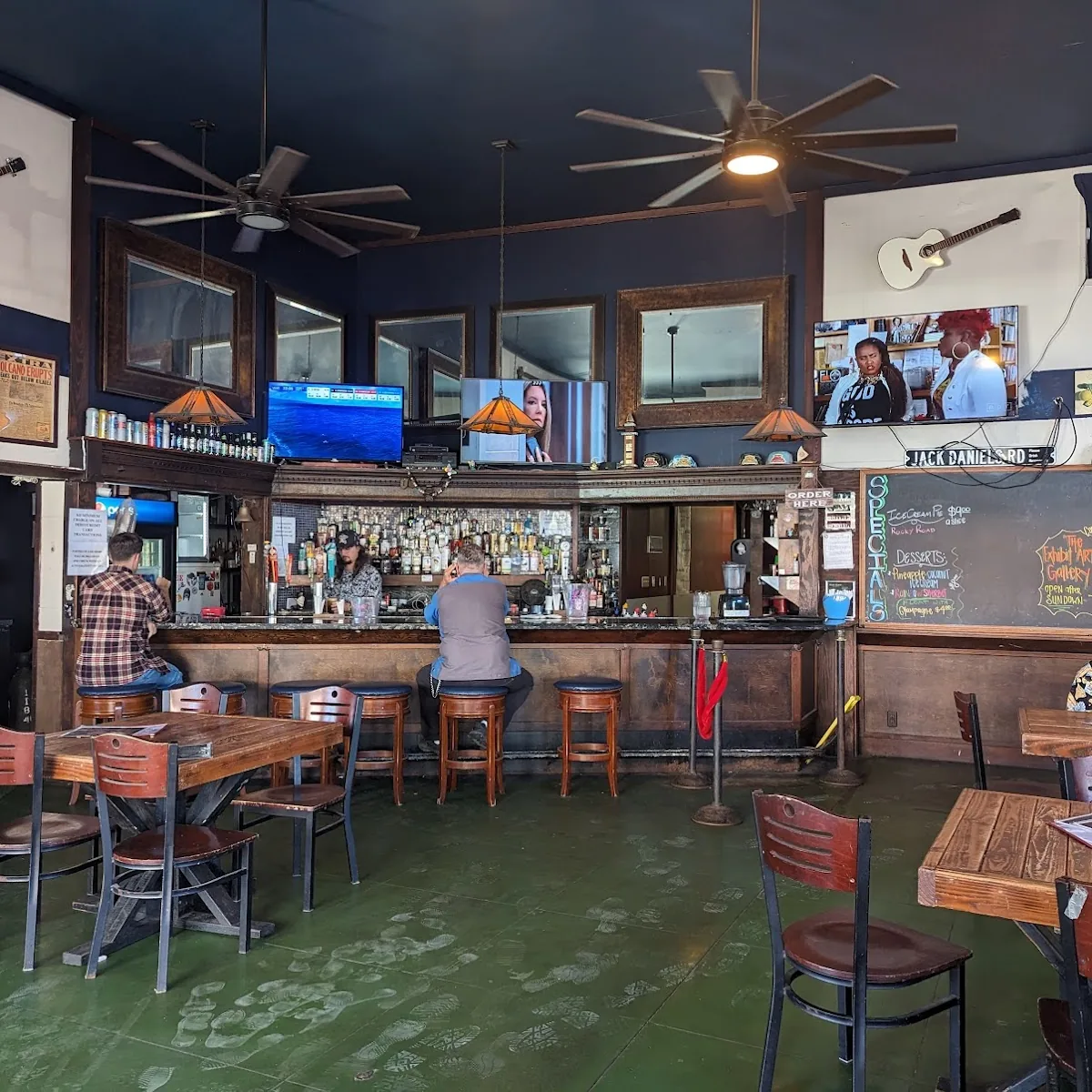 Hilo Town Tavern — 68 Keawe St, Hilo, HI 96720, United States