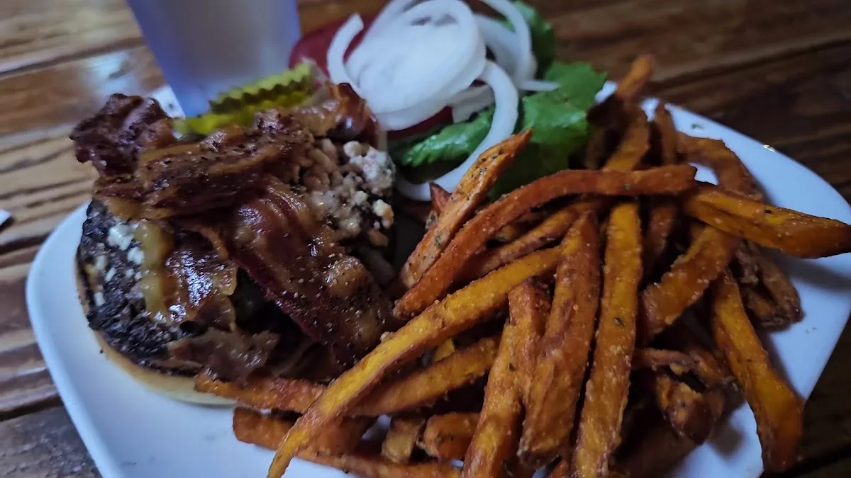 Hilo Town Tavern gallery 2