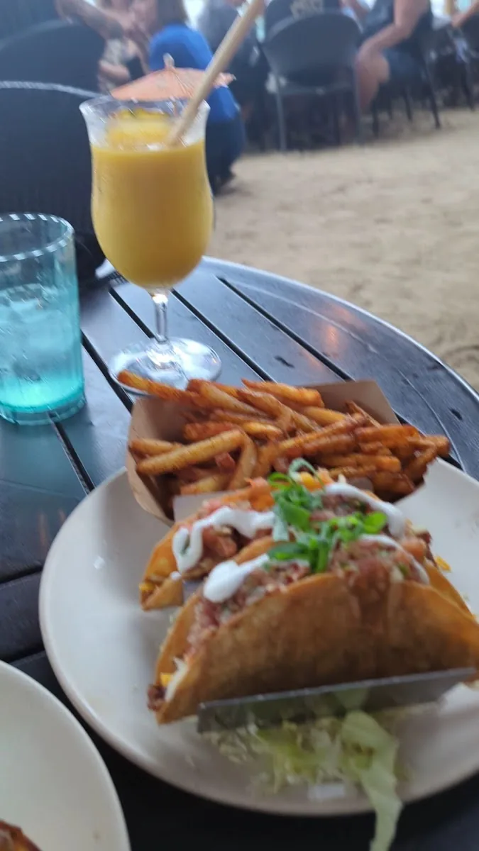 Huggo’s On The Rocks gallery 3