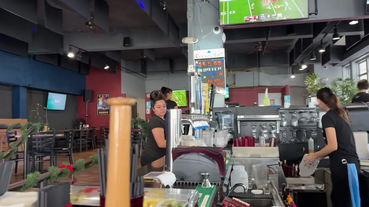 Cronies Bar & Grill gallery 2