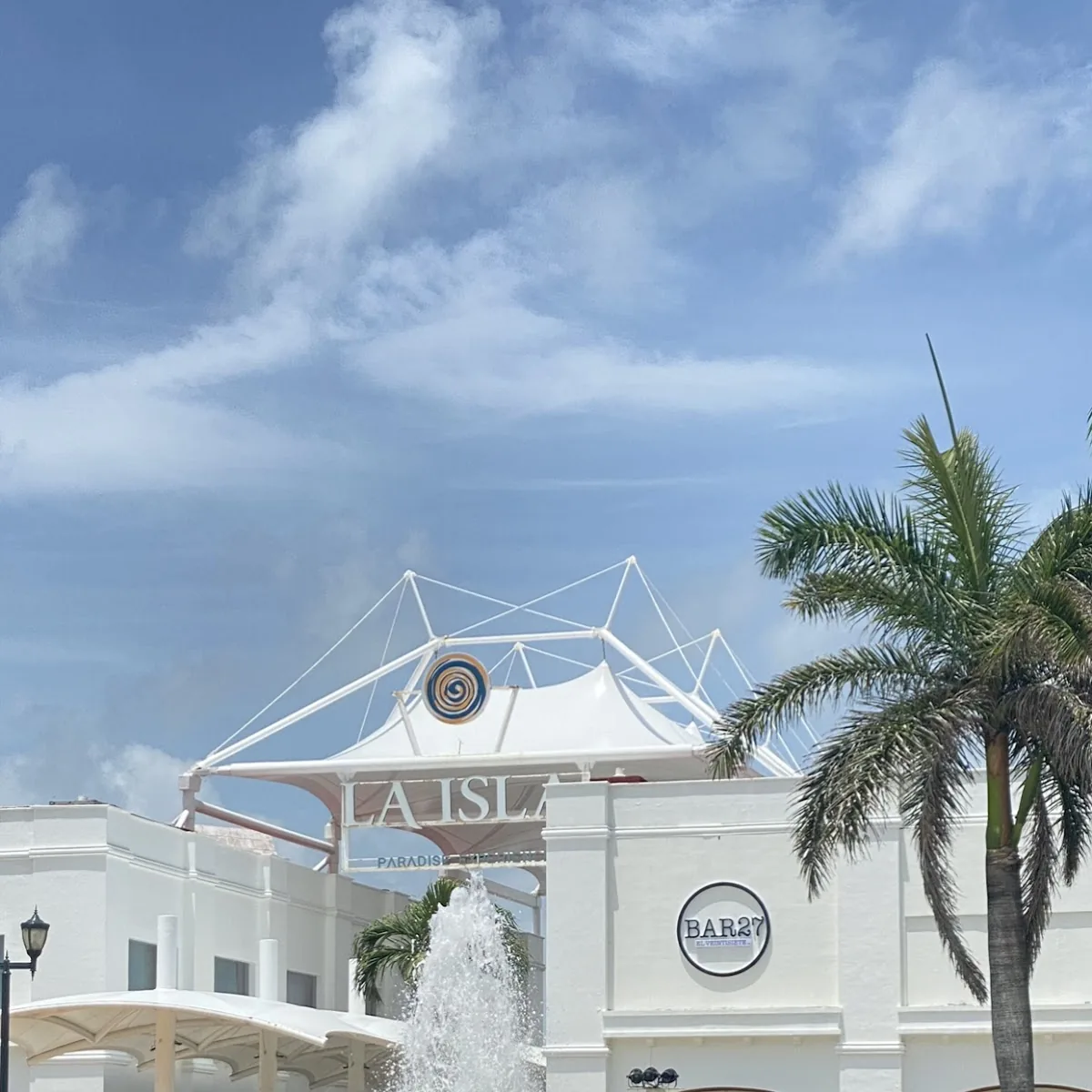 BAR27 Cancún — Blvd. Kukulcan 30, La Isla, Zona Hotelera, 77500 Cancu00fan, Q.R., Mexico