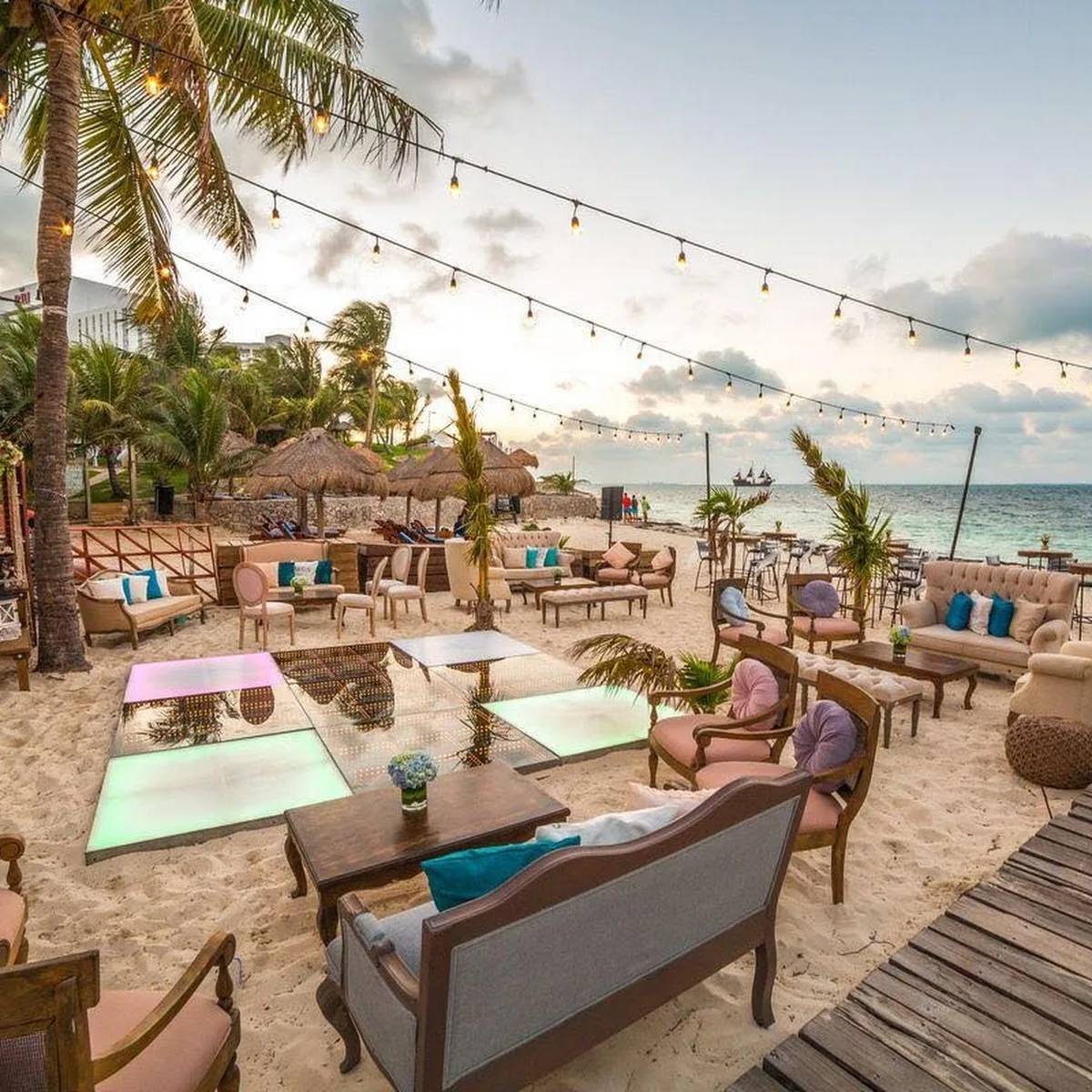 Bar Del Mar — Embarcadero Caribbean Carnaval, Blvd. Kukulcan Km 6.5, Kukulcan Boulevard, Zona Hotelera, 77500 Cancu00fan, Q.R., Mexico