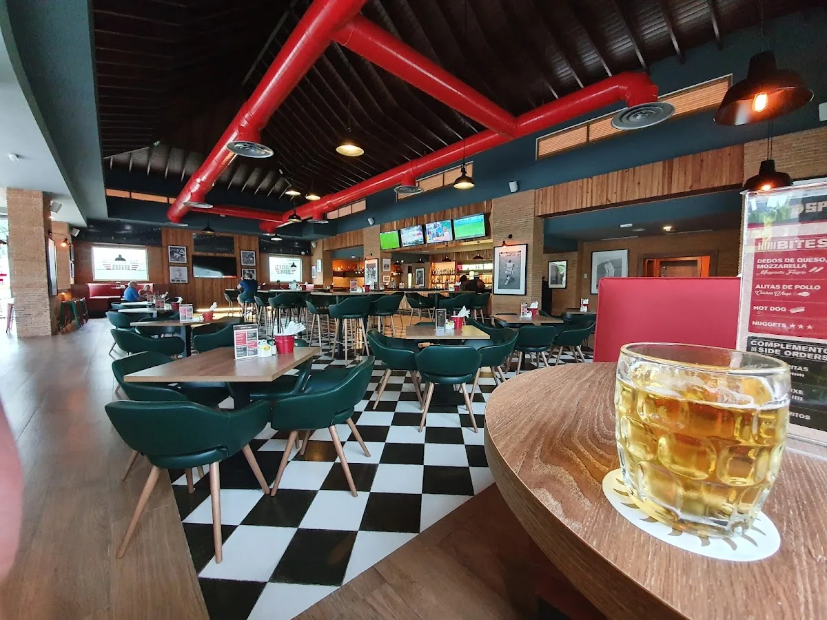 Sports Bar gallery 3