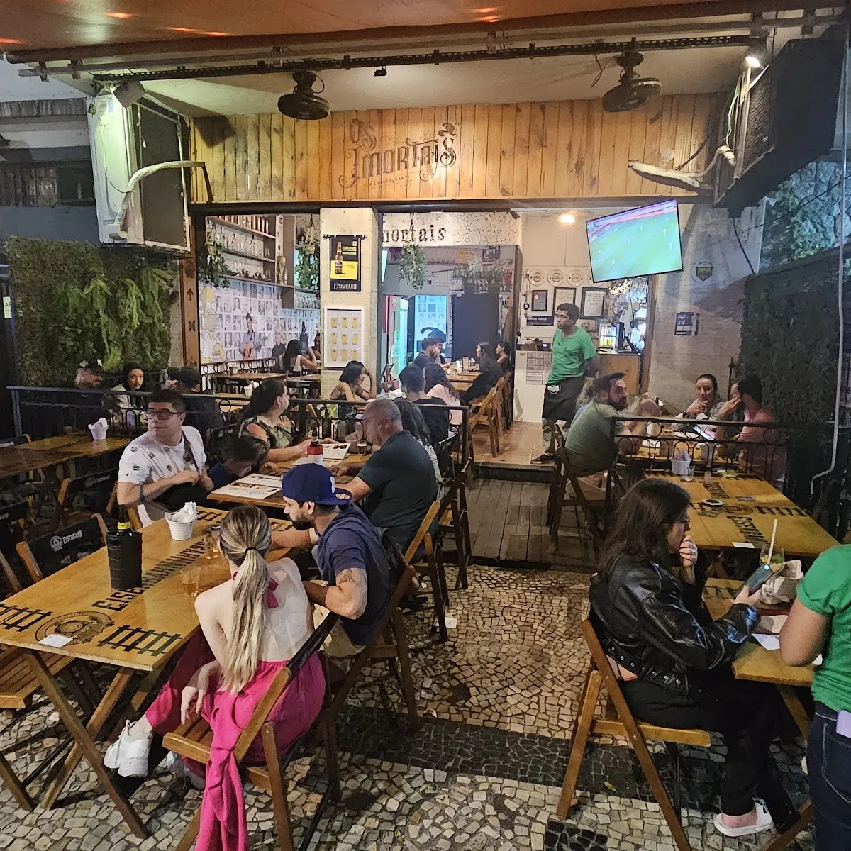 Os Imortais Bar — R. Ronald de Carvalho, 147 - Copacabana, Rio de Janeiro - RJ, 22021-020, Brazil