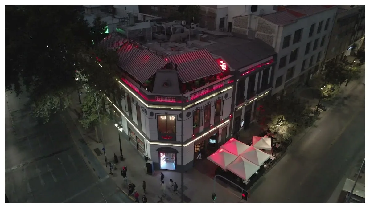 Red Pub gallery 3