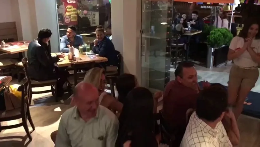 Hooters Zona T gallery 3