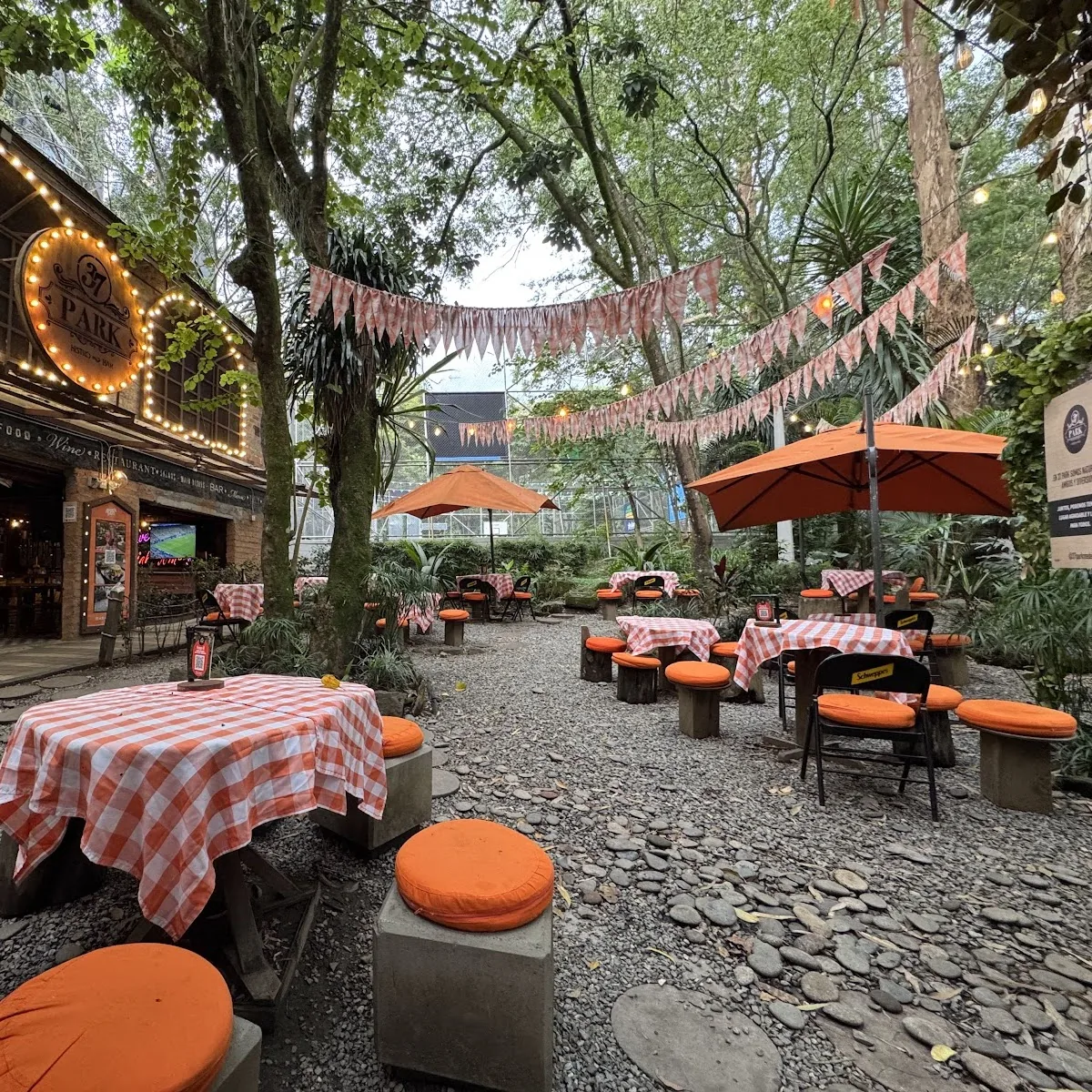 37 Park Medellín — Cra. 37 #8a-4, El Poblado, Medellu00edn, El Poblado, Medellu00edn, Antioquia, Colombia