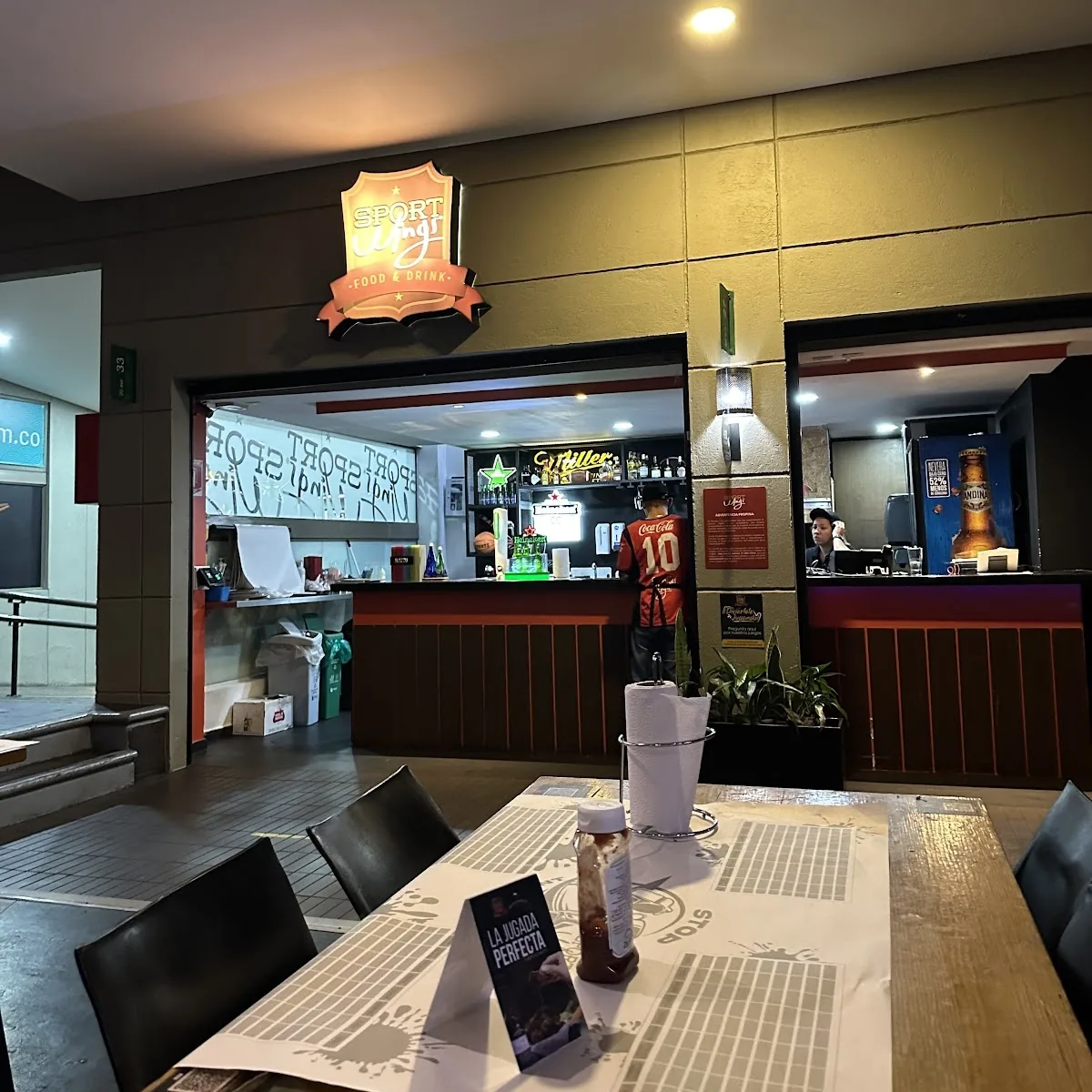 Sport Wings – Mall San Lucas — C2Q23222+F2