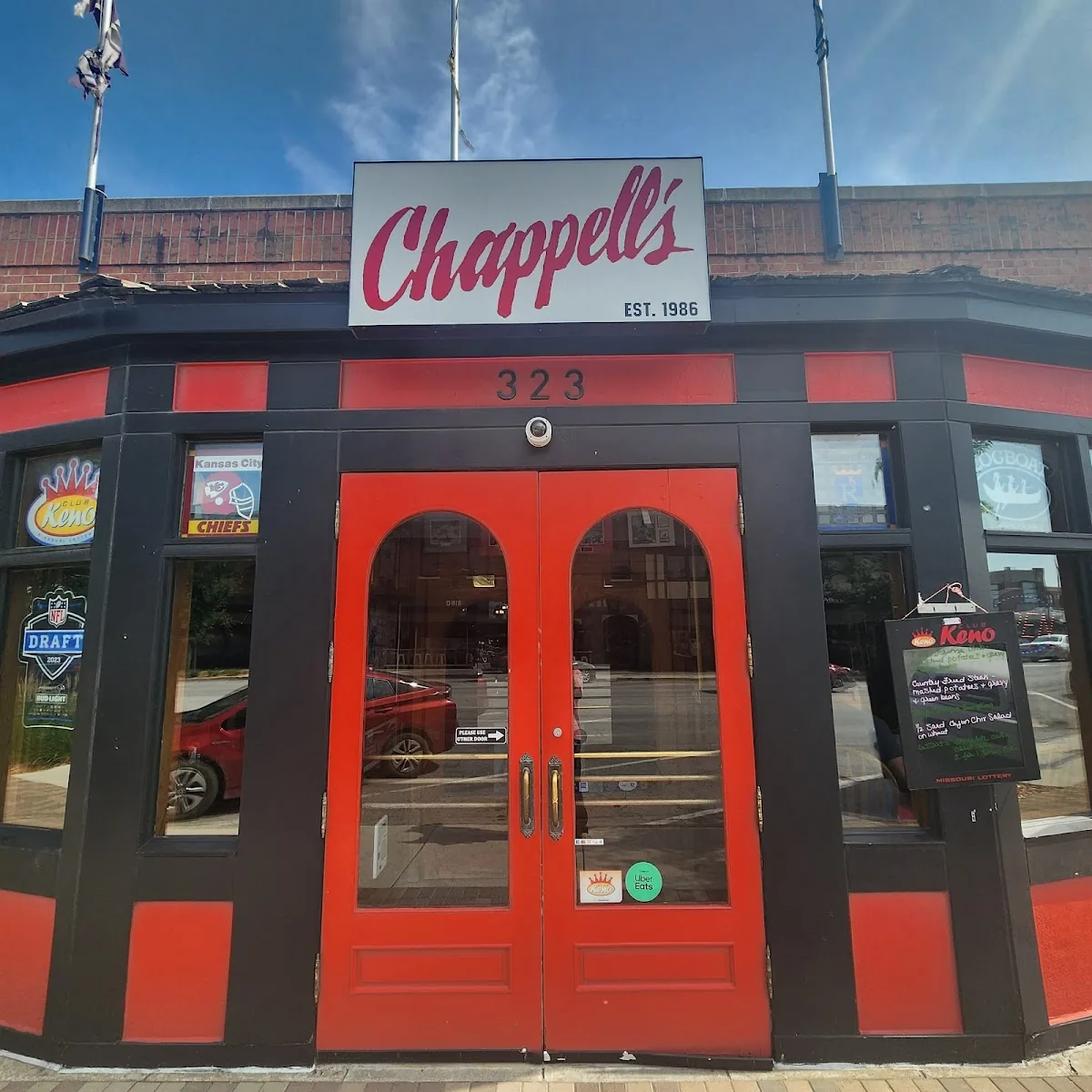 Chappell’s Restaurant & Sports Museum — 323 Armour Rd