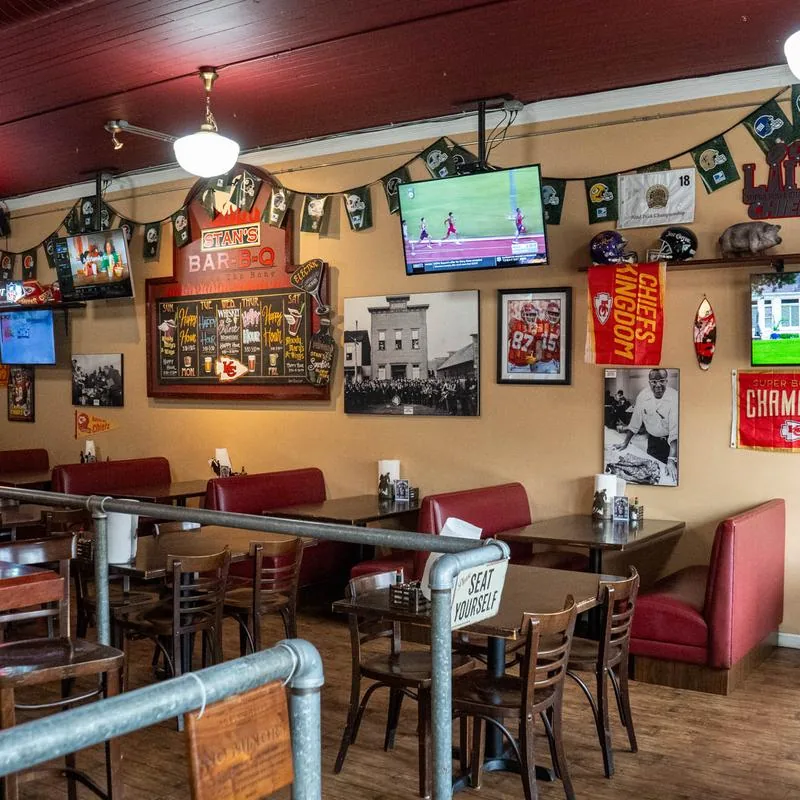 Stan’s Bar-B-Q gallery 2